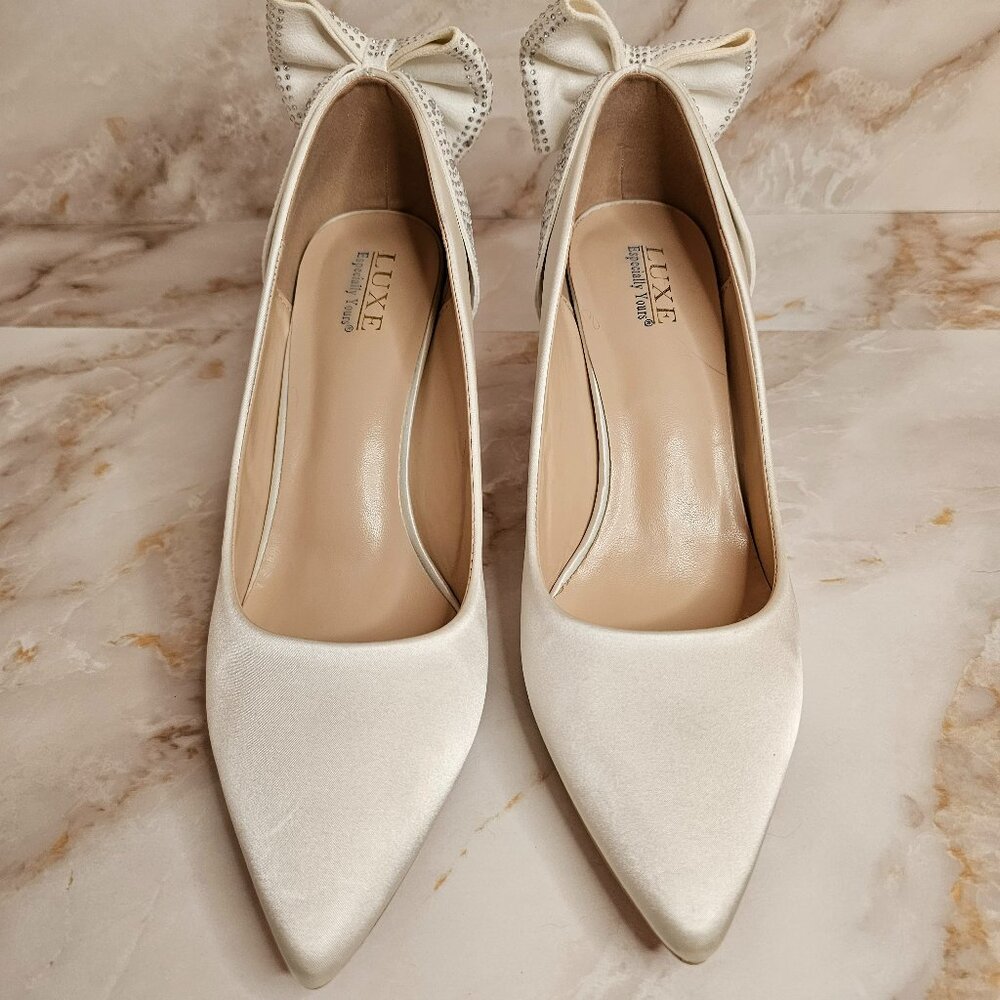 LUXE Especially Yours Ivory Bejeweled Bow Heels, Size 11 - Picture 2 of 8